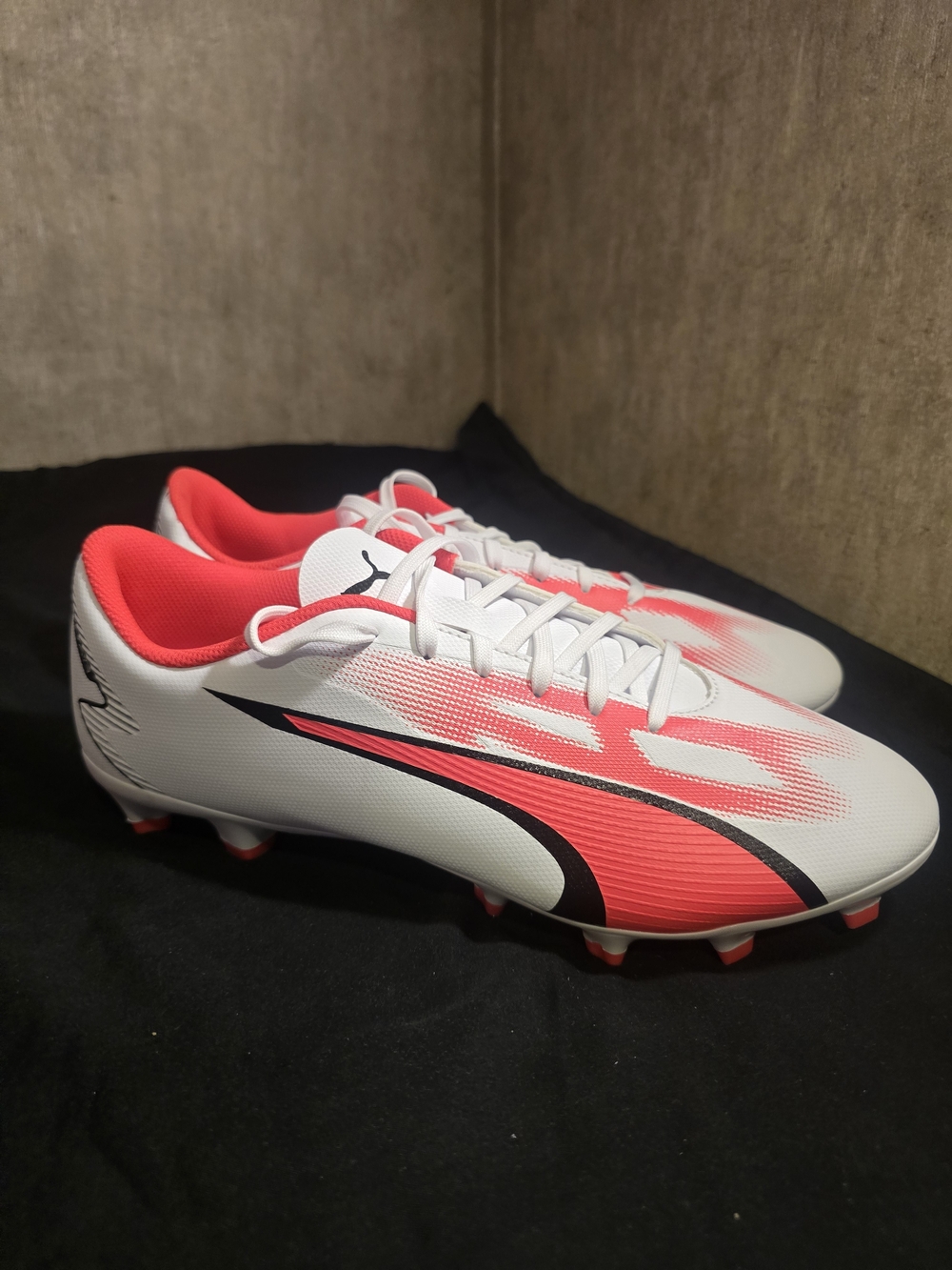 Puma Ultra Play FG/AG soccer cleats